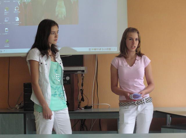 v levo Denča